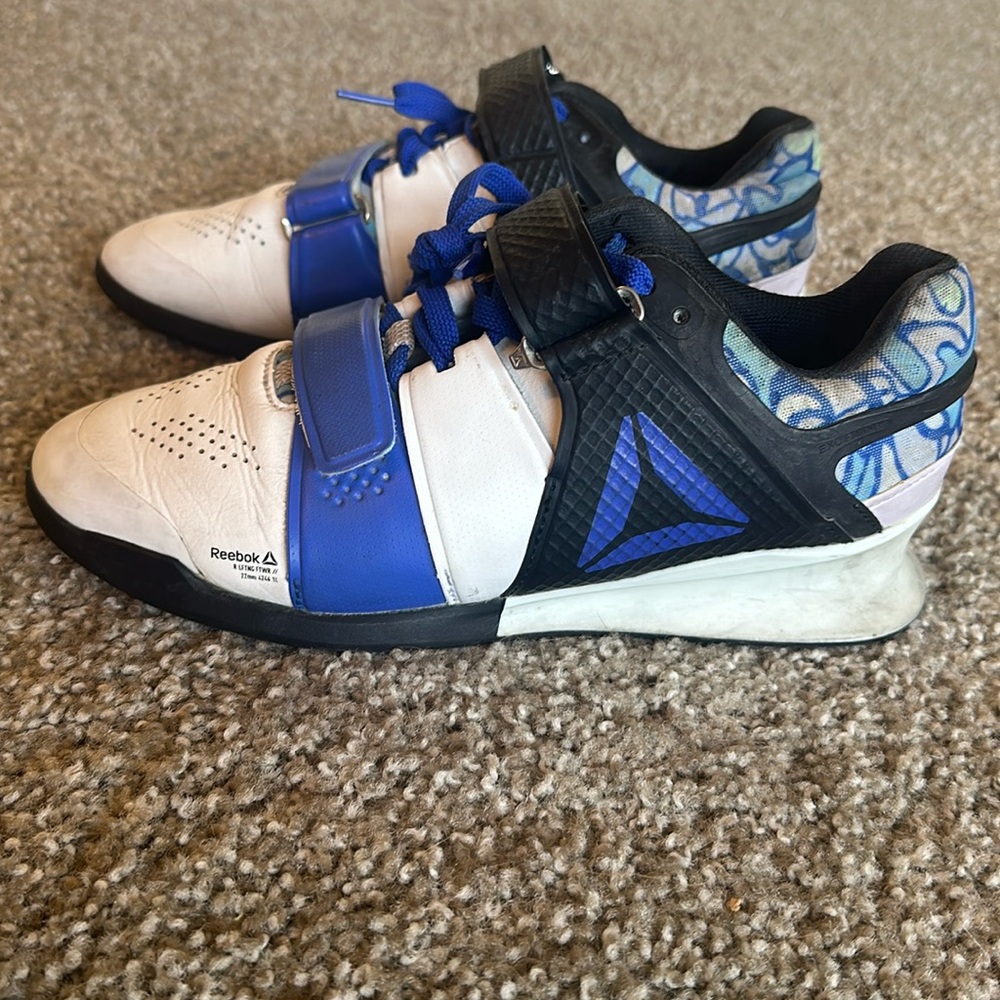 Custom made women’s Reebok lifters